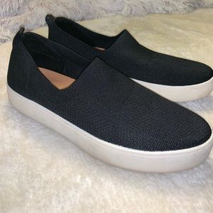 Black slip-on sneakers | sock-like
